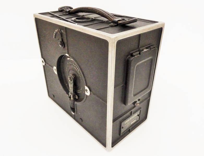 https://antiquephotographica.info/EASTMAN%20KODAK%20-%20THE%20CINE-KODAK%20WEB%20PAGE%206-12-2020_files/image002.jpg